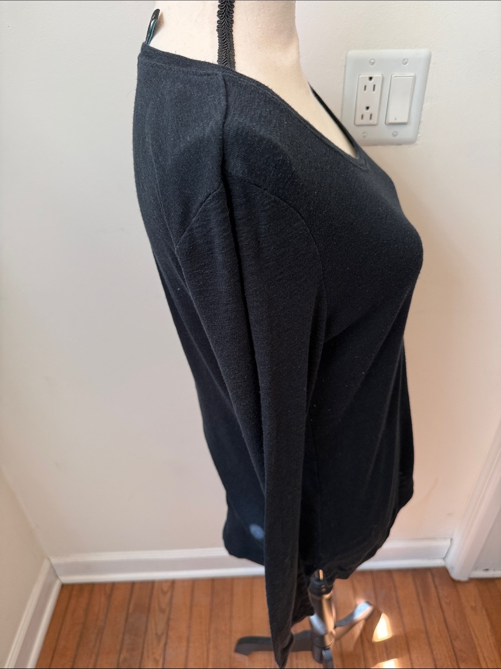 Cynthia Rowley Black Long-Sleeve Scoop Neck Top - Picture 5 of 11